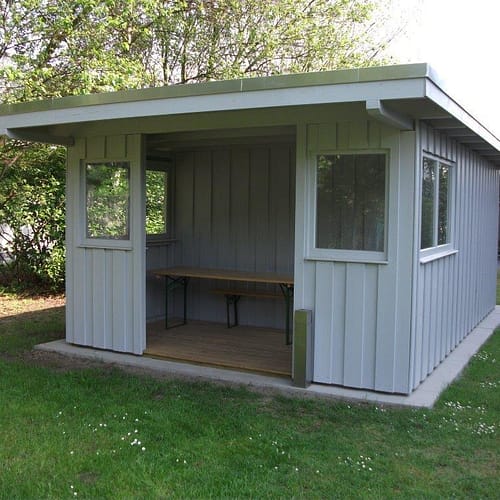 Carport als Raucherunterstand mit Abstellraum für gew. Nutzung