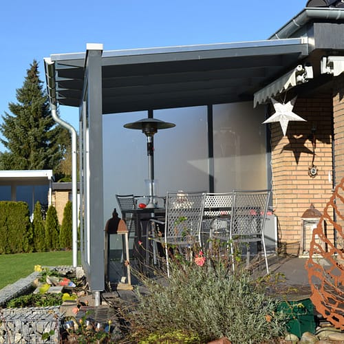 Holzterrassendach mit Seitenteilen Schloß-Holte